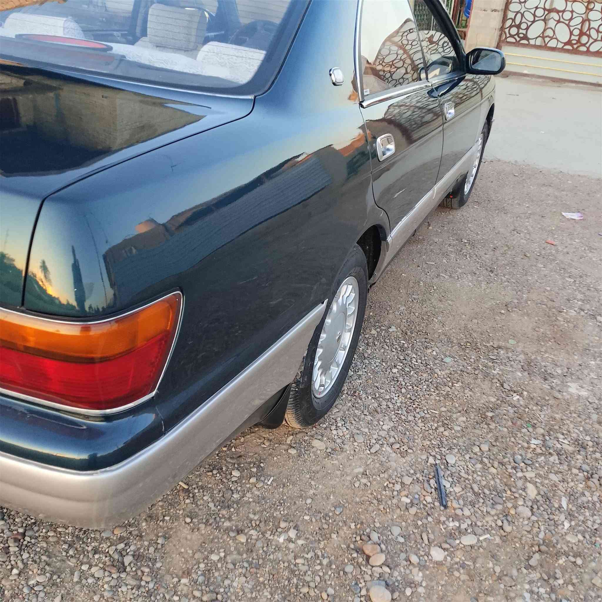 سلام عليكم جميعاً بيع سياره بطه موديل 93 
سياره معمره تعمير جديد كله حاويه كهربائيات ضفيره راس الثور دشبول راس الثور الغرفه كلها راس الثور السياره باسم جيراننا ويريد تحويل 
كير محرك مكفولات تخم تاير  جديدمنظومه تبريد جديد استوني مسويها عوازل الغرفه بالكامل السعر 65 وبيها مجال للطيبين السياره بيها التفاصيل هواي بعد ما يسعني الذكر***********
