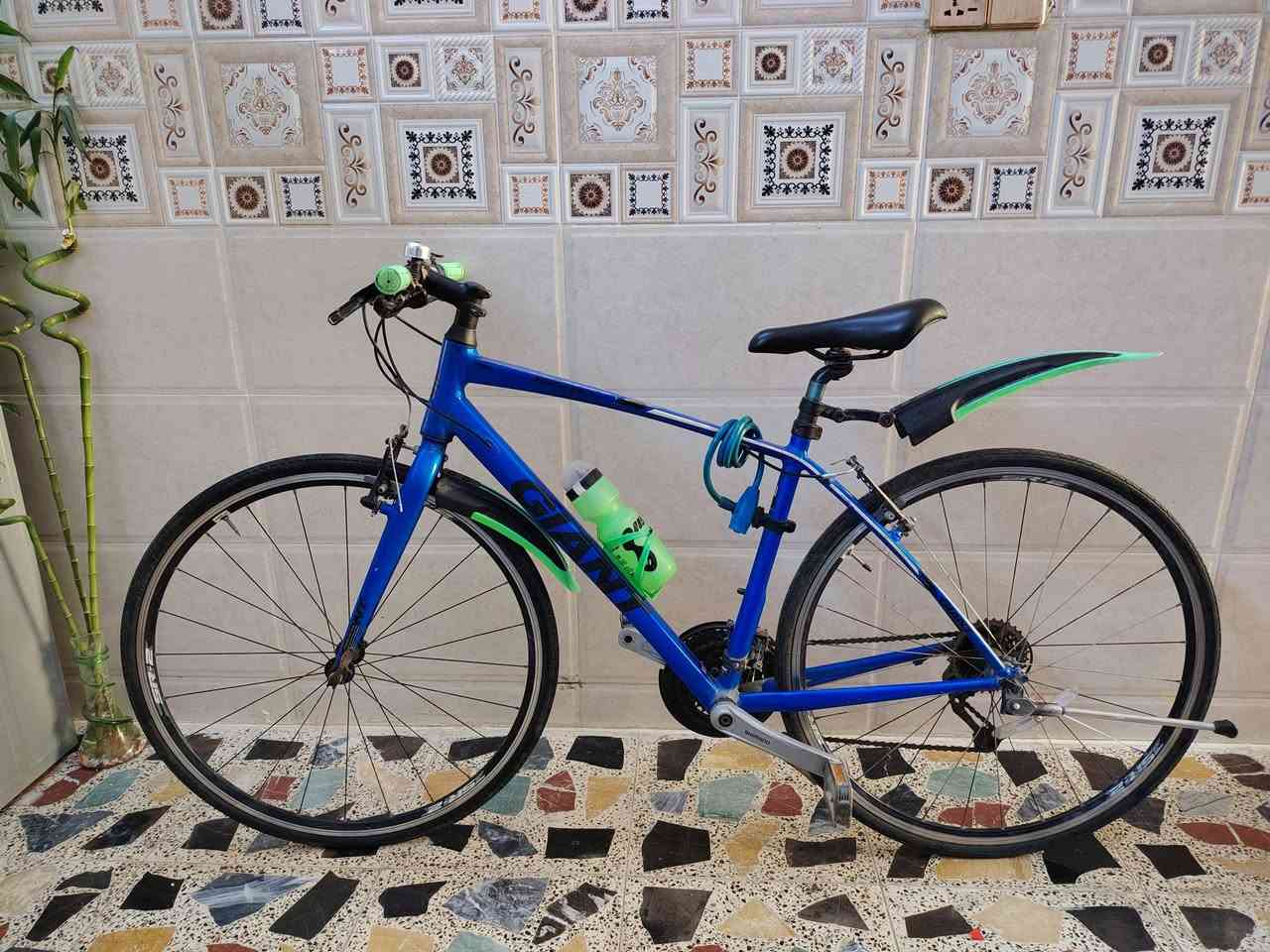 السلام عليكم
للبيع بايسكل هجين (Hybrid Bike) 🚲💙

حالة جيدة جدًا، تصميم رياضي وأنيق باللون الأزرق والأسود، تروس متعددة السرعات، فرامل أمامية وخلفية،

حجم الفريم S

السعر 250 الف 

العنوان الحريه دولعي 

الرقم للتواصل :  ***********
