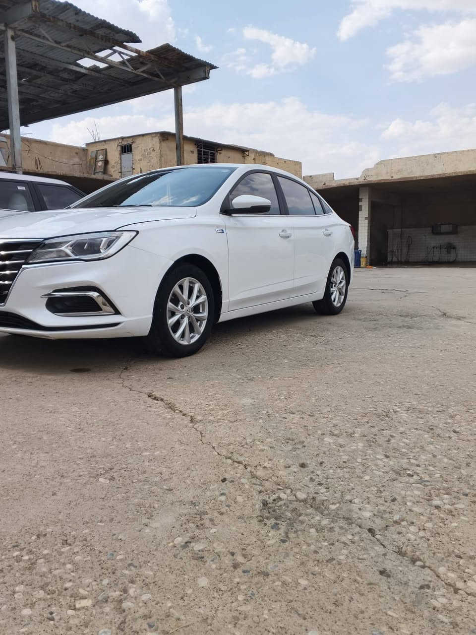 سلام عليكم 
mg5 2021
سيارة بدون صبغ 
بيها تلقيط pdr بسيط جدا 
تحكمات ستيرن صفحتين
 كروز سرعة 
كامرة 
شاشة كبيرة تبريد وتحكمات 
حساسات خلفية 
بصمة تشغيل 
شاشة صغيرة بلدشبول 
لايت زينول 
ممشة ٥٩ الف 
السعر ٩٥ وبيها مجال بسيط 
التواصل على الرقم فقط 
***********
