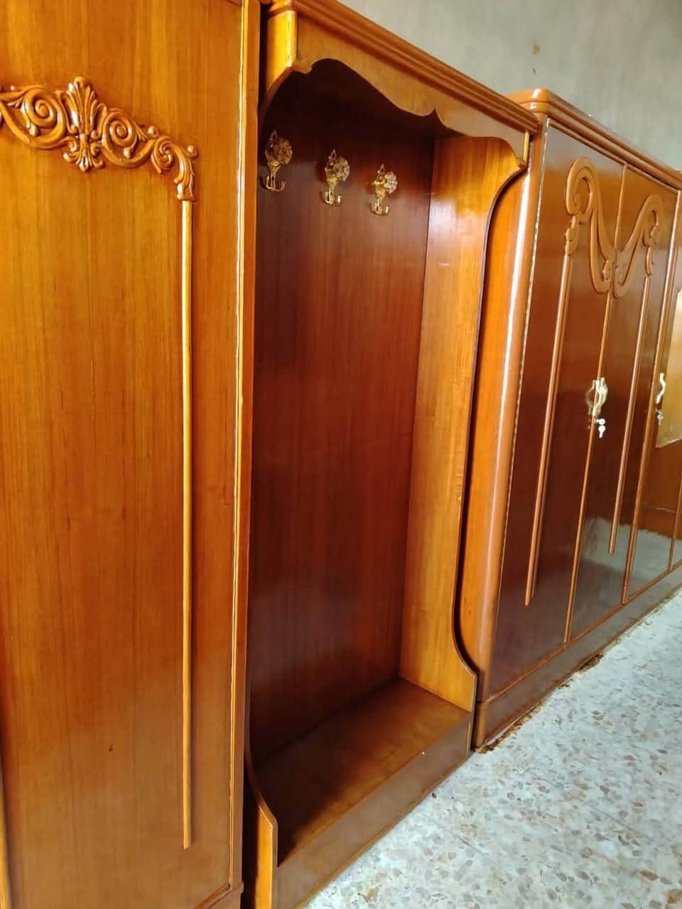 عنوان نجف خلف ملعب النجف الجديد
نجاره بركات الزهراء ***********
بيع.شراء.مراوس.تصليح.جديد.مستخدم 
        عراقي .تركي شد تصليح
