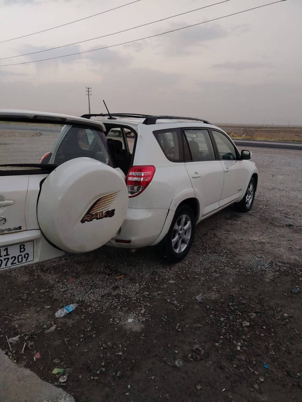 سياره راف فور الموديل ٢٠٠٩فول موصفات مكفوله ماعده البنيد بيه سياره حلوه رقم بغداد مكينه كير تبريد حداديه كفاله سعر 103 وبيه مجال مكان سياره ديالى كنعان تحويل مباشر  رقم الهاتف        ***********
