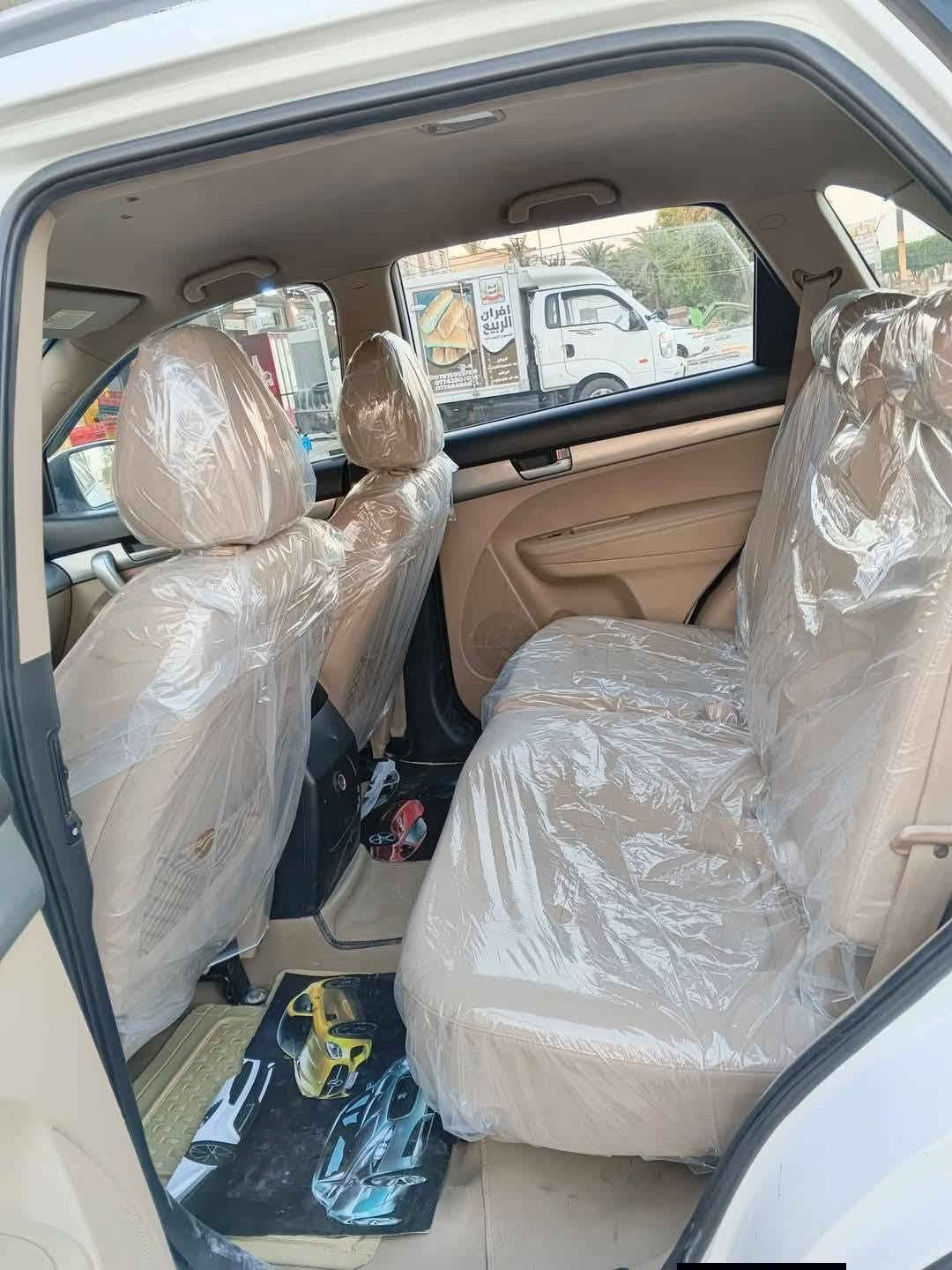 السلام عليكم 
سيرنتو موديل (13) خليجي شرط بدون ظربه فقط صبغ احزام جمالي سته سلندر ثلاثه قطع تبريد سبعه راكب سياره جديد مكينه كير تبريد كلو بشرط السعر ١٠٣ ورقه 
الاتصال ***********
