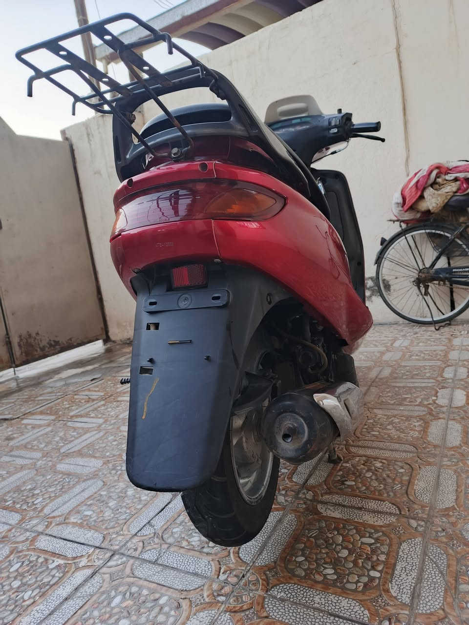 فراشه فحل 140 مبدل ولفات فقط سلف هندر كهربائيات كله شغاله نضافه مثل ما موضح بالصور سعر 300 وبيه مجال مكان حله مركز المدينه رقم ***********
