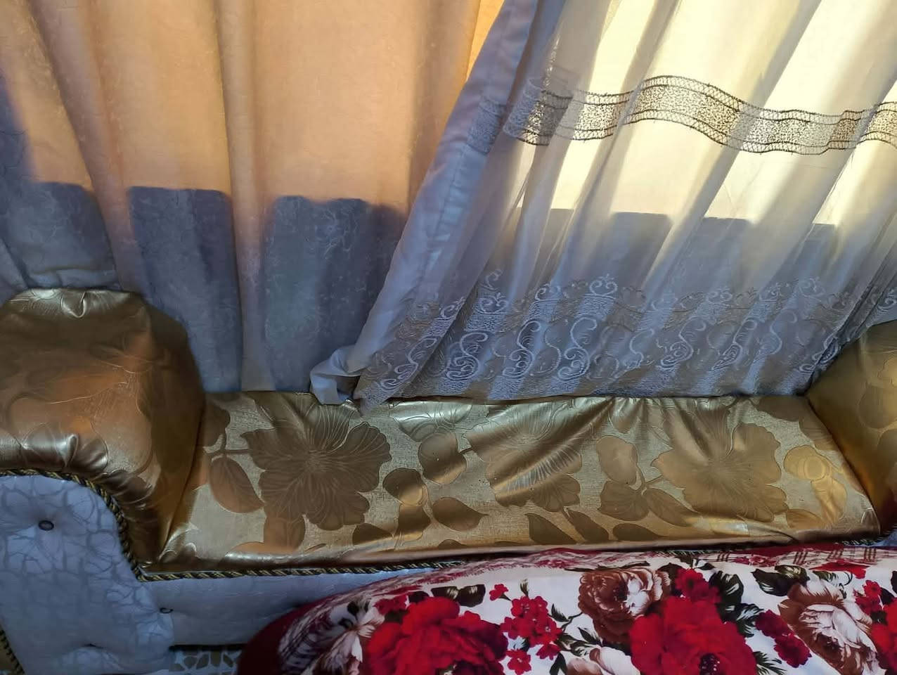 🛏️ غرفة نوم أبراج راقية – خشب ثقيل
النوعية: غرفة نوم تصميم أبراج، خشب ثقيل ومتين.
⏳ مدة الاستخدام: 6 أشهر فقط (استعمال خفيف).
✨ النظافة: نظيفة جداً وبدون أي عيوب.
💰 السعر: 900 ألف دينار.
📱 للتواصل والاستفسار:
اتصال أو واتساب: ***********
💬 أو المراسلة مباشرة عبر الخاص.
