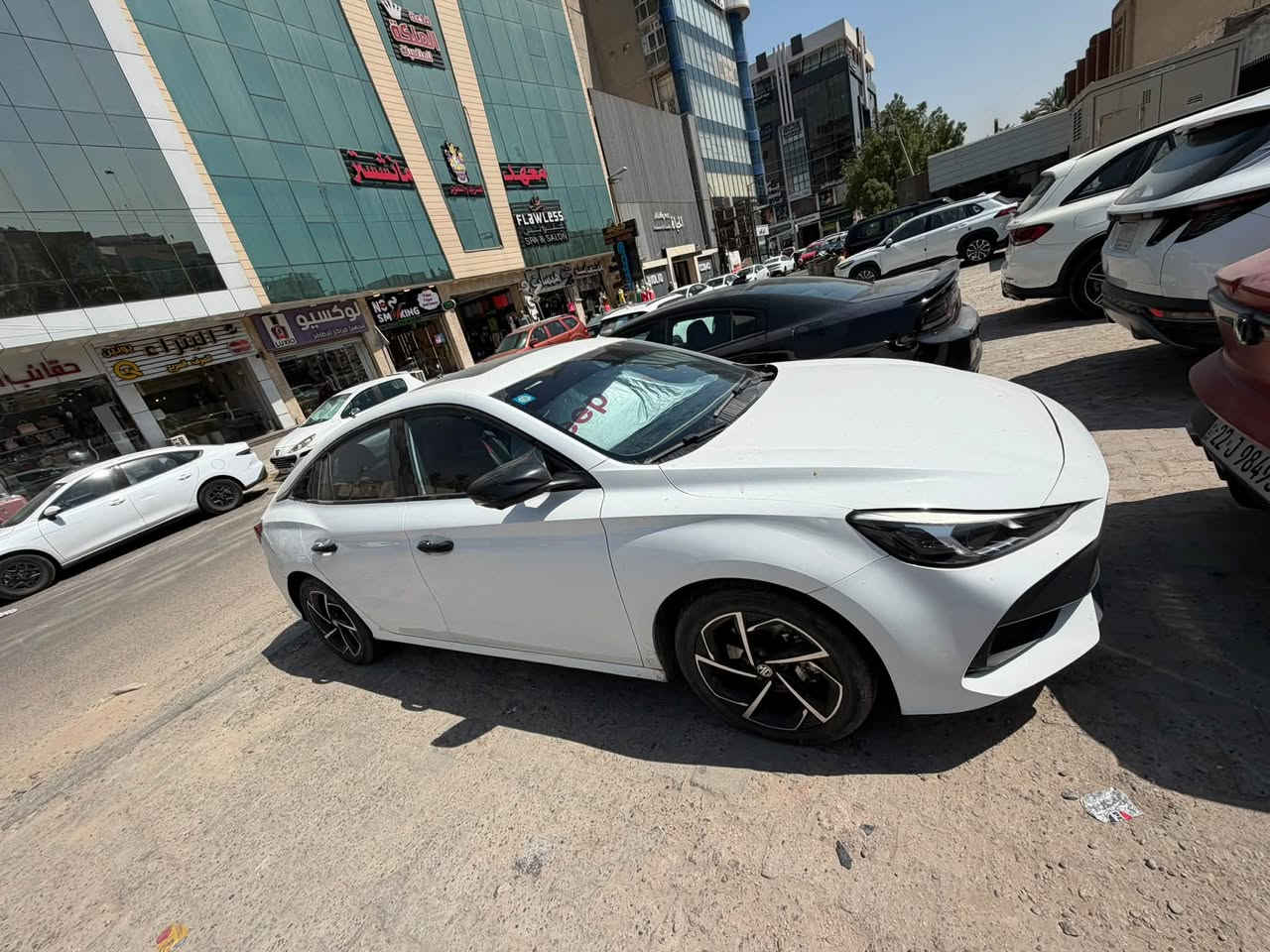 السلام عليكم
MG GT 2023 LUX
فول مواصفات ماشية ٧٩ الف السيارة كاملة فقط بيها شخط بالبنيد وشخط بالجاملغ الايسر وبالدوسة مال سايق 
السيارة تحت الضمان وكل الصيانات كاملة مواصفات الفول معروفة رادار امامي ومري شفط وحساس خلفي كامرات ٣٦٠ وفتحة سقف شاشة ديجتال مانع انزلاق وتحديد مسار واغلب المواصفات بيها 
السعر ١١٠ وبيها مجال 
العنوان بغداد زيونة 
***********
