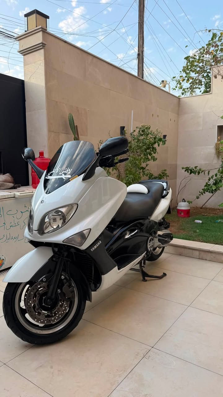 السلام عليكم   TMAX  2008
مرقم مرقم  رقم انكليزي 
الدراجه نظيفة جداً تجي تكلب وتشوف 
الصفاح مغلفه تايرات جدد الكشن دوشمة جديده يدات تدفئة بيها جي بي اس بلادي عليها راديتر 2014
عليها ادامه كامله قبل فتره الدراجه كامله من كلشي تجي للبيت تفحص الدراجة مكفولة مكاني بغداد الحبيبيه 
للتواصل مموجود مازنجر ماعدي وتساب فقط او اتصال 
♥️***********
