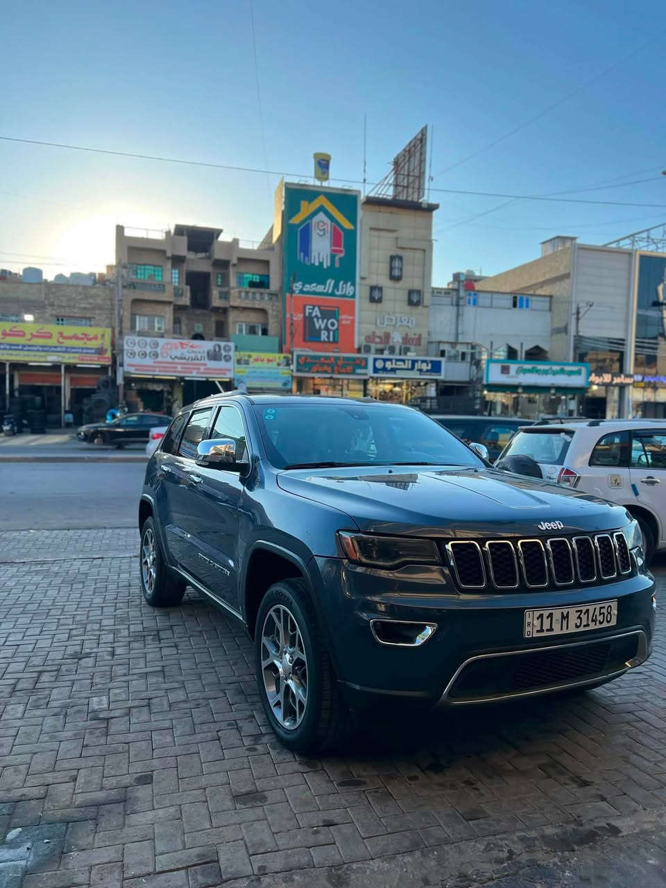 السلام عليكم Jeepموديل 2020 مواصفات لمتد حادثها جاملغ و بنيد  ايرباك راجع سستم  مكاني بغداد صور الحادث خاص السعر 210 و بيها مجال ***********
