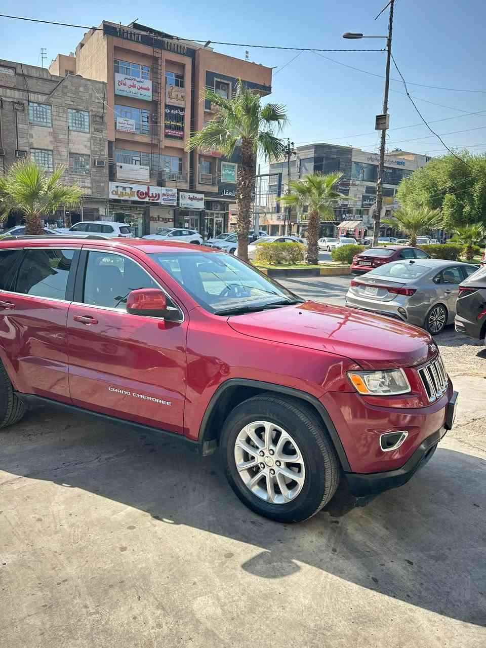 السلام عليكم
جيب لاريدو ٢٠١٥ 
بيها بابين وجاملغ خلفي 
سياره رقم بغداد بأسمي 
السعر ١٦٨ وبيها مجال 
للاستفسار ***********
