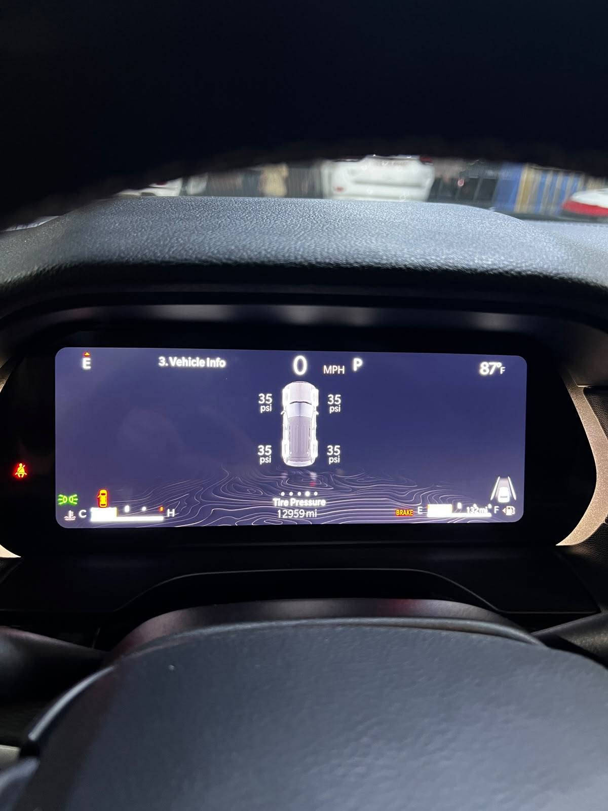 کوردی /عربی 
*********
دروستكراوي :-jeep 
مۆدێل :-  grand Cherokee laredo  4×4
ساڵ : 2025 
بزوێنەر : V6 3.6
بگۆری بزوێنەر : Automatic 
سوتەمەنی : بنزین
دۆخ : بەکارهاتوو
ماوەی ڕۆشتوو:   12000 mile
لێدراو : بەبێ بۆیاغ دەعامی بۆ دەعامی 
تابلو ئوتومبێل : كاتي  
***********
النوع :-jeep
المودیل :- Grand Cherokee laredo   4×4
السنة : 2025 
المحرك :  V6 3.6 
ناقل الحركة: Automatic
نوع الوقود : بنزین
الحالة: المستخدم 
عدد اميال :    12 mile 
حادث : بدون صبغ دعامي لدعامي بشرط  
رقم السیارە: كاتي 
رقم شاصي : 1C4RJHAG3SC281677
**********
***********
***********
عنوان : اربيل منطقة معارض فرع رئیسي معرض نیرگز
