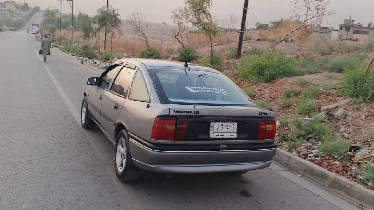 فكترا حجم 18
موديل 92
سنويه عظم وكابون بانزين 
مكينه وگير شرط 
صبغ دواير وسقف مطوز جماليه 
سياره بلا ضرر
دوشمه جديده بطاين ابواب جدد طخم معمر باتري جديد جامات كهرب وايرمنيه كلها شغاله
سياره جاهزه ماعايزها اي شي 
للتواصل الاتصال عل الرقم ***********
