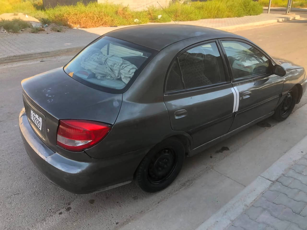 كيا ريو 2004
السياره مصبوغه عام اثر جراد 

المكينه والكير مكفولات 

تبريد يشتغل بس غاز يرادله 

السياره حلوه متصرف عليها كلشي 

السعر 37 بيه مجال بسيط 

الشراي واتساب او خاص 

السياره بأسمي مباشر عقد مروري وتحويل 

***********

مكاني بغداد المحموديه
