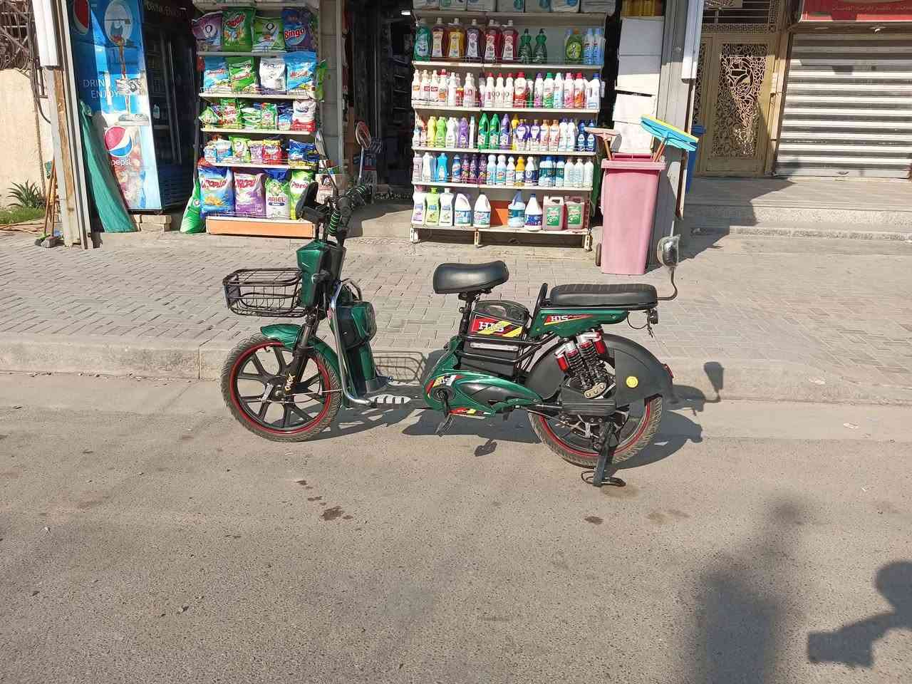 دراجة بايسكل شحن حجم 20 جديد موديل 2024  الجيل الثامن(🔴 بس مابيهة باتريات و تصليح العقل 🔴
بطاريات ١٦٠ الف و العقل يتصلح ٥٠ الف بس و مابيهة شي بعد 
,5 بطاريات - _ 60فولت _الملف 1000واط
تمشي بالشحنة الواحدة اكثر من40 كم- 
سرعة حقيقيةو60 كم بالساعة 
كلشي شغال و مابيهة شي بعد نضيفة شخط مابيهة استعملتهة شهر بس  ،،فوول مواصفات
 دبل اشارة..و بيهة ديجي 🔊 شاشة اي باد تظهر نوع العطل - 4 سرع- اشارة شغالة - اطارات جوبلس عريض -بايدرات - ستان كبير- مرايا جانبية - سلة امامية مميزة - اشارات ضوئية امامية وخلفية - لايت -ستوب لايت رماش - سويجين - قفل بطارية- بصمة - جهاز انذار ضد السرقة - تشغيل عن بعد - سرج طبي _جكمجة بيهة
استاند تلفون و شاحن،
الدراجه مكفولة كفالة عامة 
 السعر  250 وبيها مجال بسيط. للشراي🤏  مستعجل عله بيعته.
المكان بغداد.. الكرخ🌃
للتواصل خاص وتساب رقمي***********

