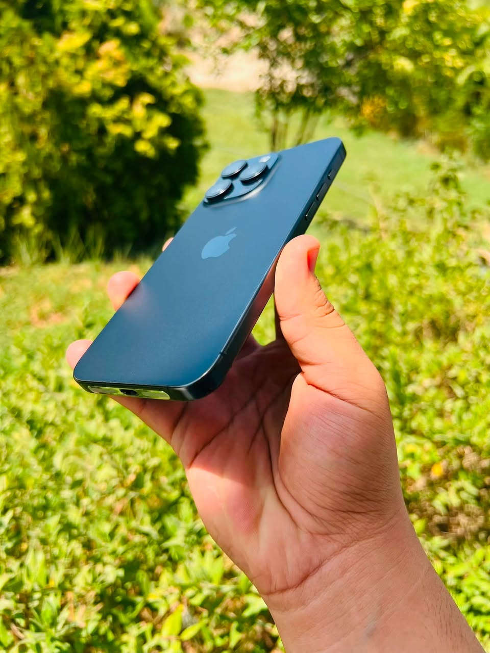 عرض اليوم نار للبيع 🔥📱
آيفون 15 برو ماكس (iPhone 15 Pro Max) - لون حبري المميز 💙
 السعة: 256 جيجابايت 📦
 البطارية: 83% (أصلية بلاد) 🔋
 الخطوط: دبل خط (ماستر ZA/A/AA- الشرق الأوسط) 📶
 الحالة: جهاز وكاله ونظيف يخبل، شرط الوتربروف ممفتوح ، نظافة هيه تحجي✨
 الكفاله: كفالة عامة وين ما تريد افحص واطمن 🤝
💰 السعر: (1150قفل )
📍 المكان: (بابل جبله سيطره العگير)
📞 للتواصل والاستفسار: (***********
