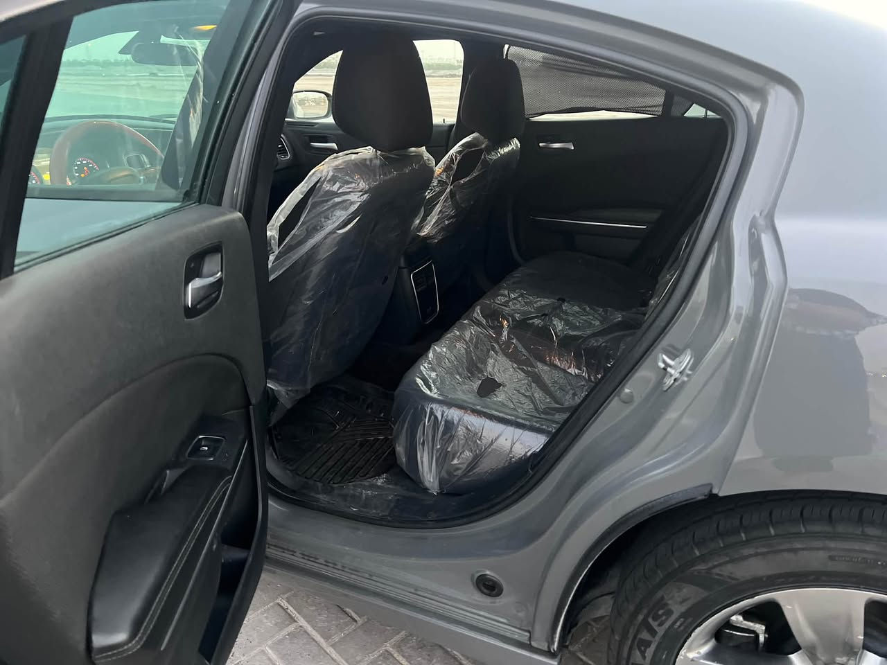 سلام عليكم جارجر 18 اصل بيه قطعتين تبديل وضربه واصله للغد رقم بغداد مكان السياره البصره 
بيع او مراوس حسب القناعه السعر 150 وبيه مجال للشراي
***********
