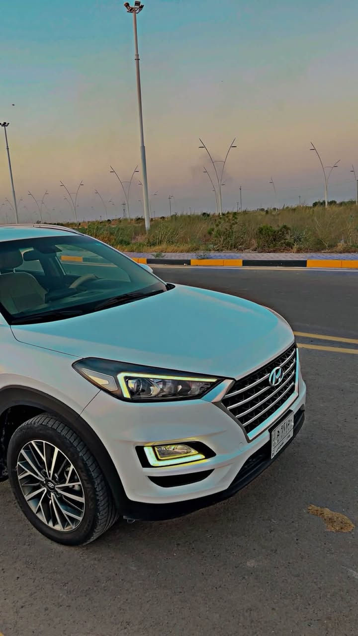 السلام عليكم للبيع توسان 2019 شركه الكاصد كفاله عامه فول مواصفات عدى بانورما اريل نفكيشن شاشه ابل كار بلي الاصليه بصمه ابواب وبصمه تشغيل ترحيب عند الاقتراب ثلاث انضمه قياده تبريد قطعتين السيارة جديدة كلش ماشيه81 حقيقي السعر 200   إذا مو شراي لاتعلق اعبر المنشور للاستفسار *********** مكان السياره بغداد حي الجهاد
