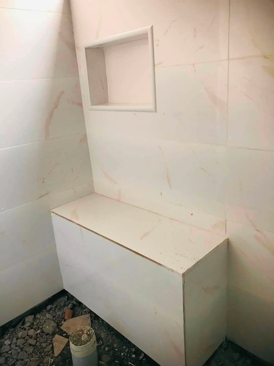 تركيب سيراميك جميع مشتملات المنزل 🏠

تركيب حوض مغاسل بالسيراميك بورسلين 🗾

تصليح سيرامك قديم للحمامات 🌅

تركيب درج مرمر وسيراميك 🌠

تكسير السيراميك القديم وتغييره جديد 🌃

تنضيف فواصل الكاشي القديم ويتم درزه بالماده /صبغ جدران المنازل الداخلي 

للتواصل واتساب ***********📞
