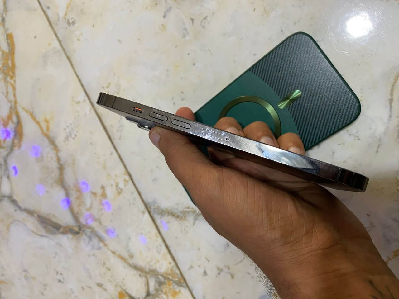 السلام عليكم ايفون 13 برو ماكس مبدل شاشه 3 خيارات فيس ايدي شغال ذاكره 256
مابي اي خلل السعر 475 وبي مجال بسيط للشراي 
للاستفسار واتساب *********** 
مكاني مدينه الصدر
