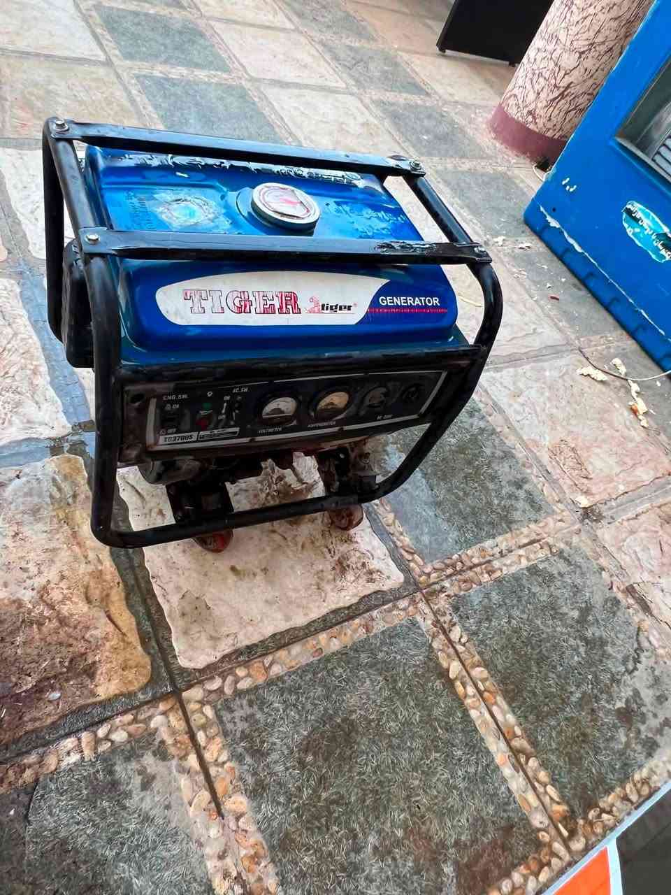 مبرده6 ونص للبيع ماتور بلادي بشرط سعر 170
مولده 12 امبير  للبيع سعره 135 الف.

للأستفسار 
***********
