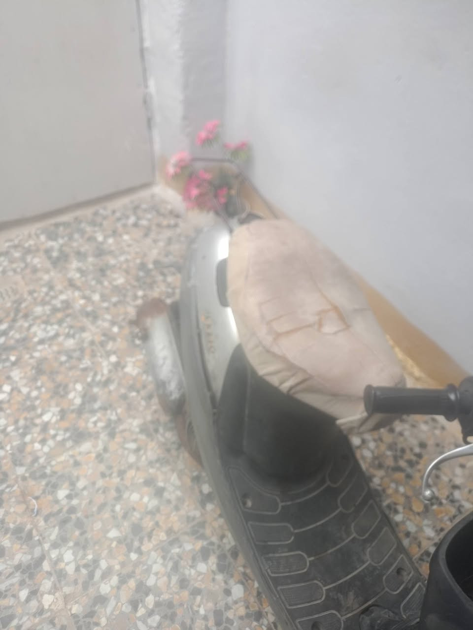 بطة نديه • مكينة حلوه • كهربائيات