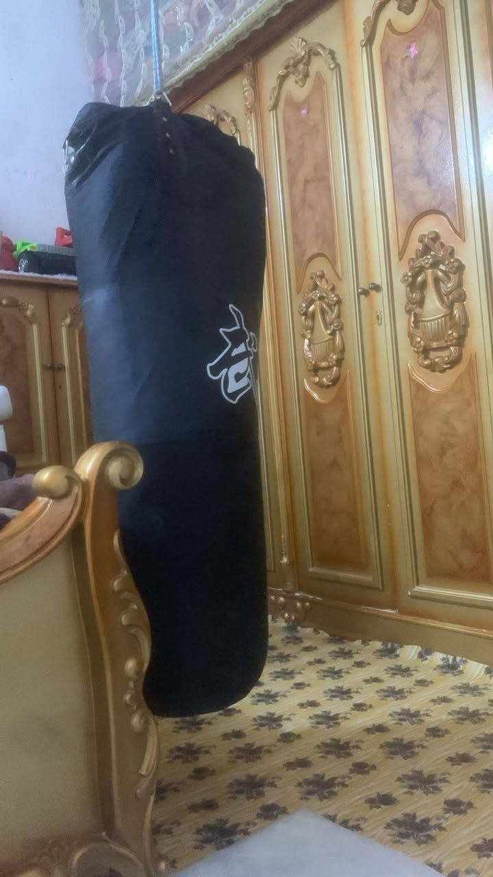 سلام عليكم شلونكم شباب عندي جيس ملاكمه حطو علي سعر وأخذو فوك25وجوا50الف ***********واتساب
