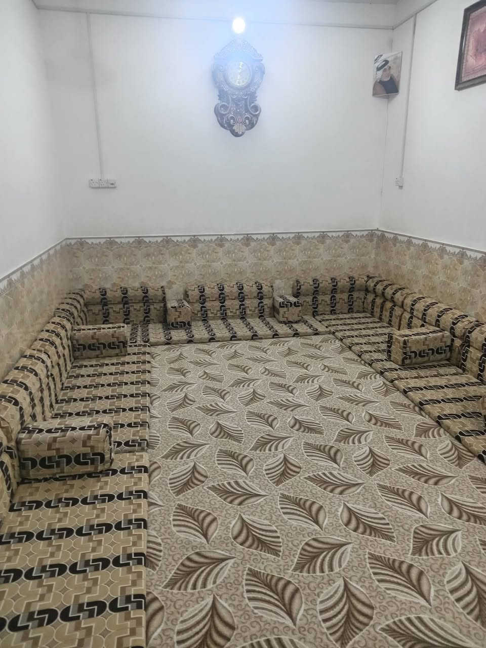 بيت طابقين ركن حي اريدو 200متر ***********
