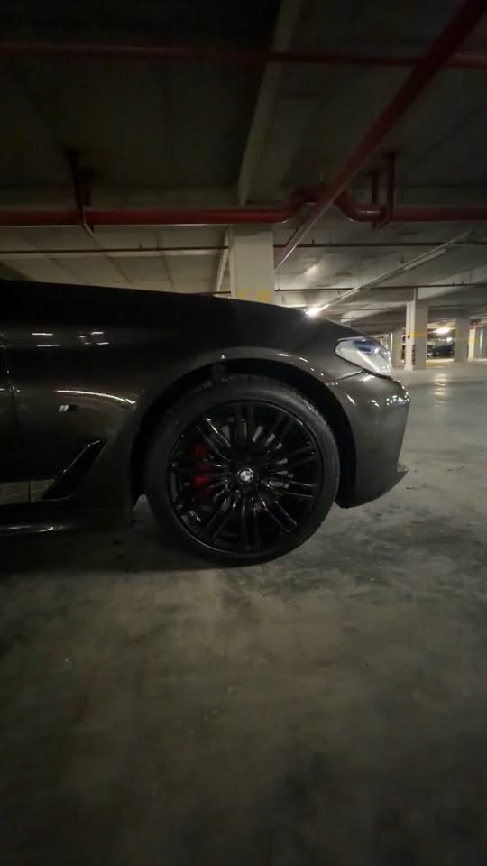 BMW 540i 

بي إم دبليو540i. 2017. مسوي لها فيس لف 2023. فل فل 
مواصفات، السيارة ألماني مو أمريكي، وباكج M أصلي، ومحرك V6 توين توربو. السيارة بحالة ممتازة جداً من  الداخل والخارج.  ماشية 110 آلف فقط. سيارة اشتريت من المانيا جبت أربيل. داخل السيارة كلش نظيف و خارج كلش نظيف. للاستفسار والمزيد من التفاصيل، يرجى التواصل***********

٢٥٩٠٠$(25900$)
