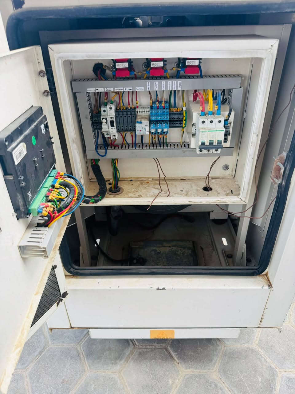 مولدة ديزل • بيركنز • 22KVA