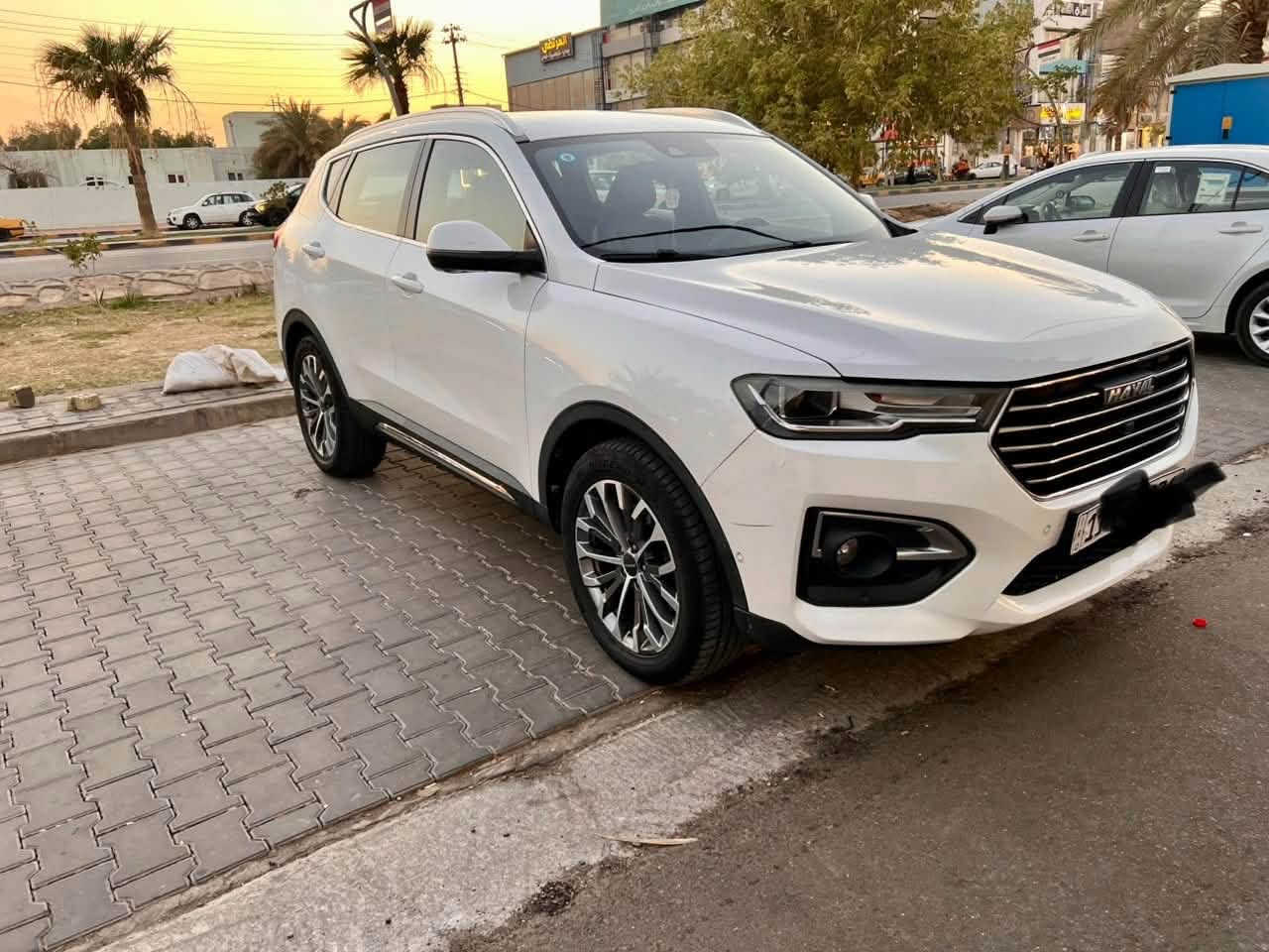 هافال h6 2020
محرك 2000 تيربو 
فول موصفات
4 كاميرات 360 درجة
مقاعد جلد وكهرباء
فتحة سقف بانوراما
مثبت سرعة
دخول ذكي وبصمة تشغيل
حساسات امامية وخلفية
الضرر باب السائق معدل بارد
الهاتف: ***********
