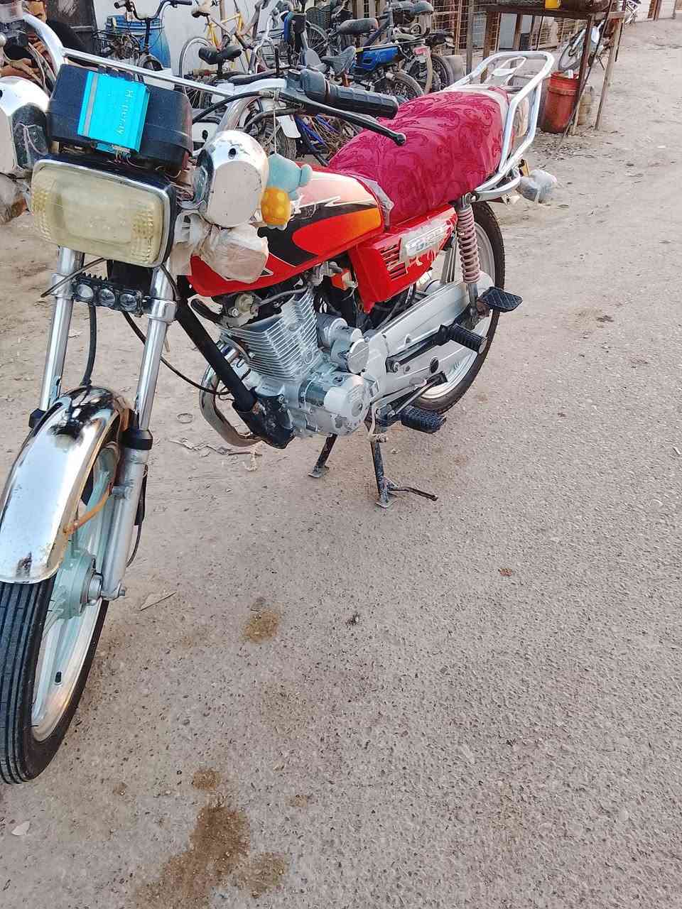 للبيع دراجه سيفان موديل 2019السعر 450وبيهه مجال اوراق كامله  الرقم ***********واتساب موجود
