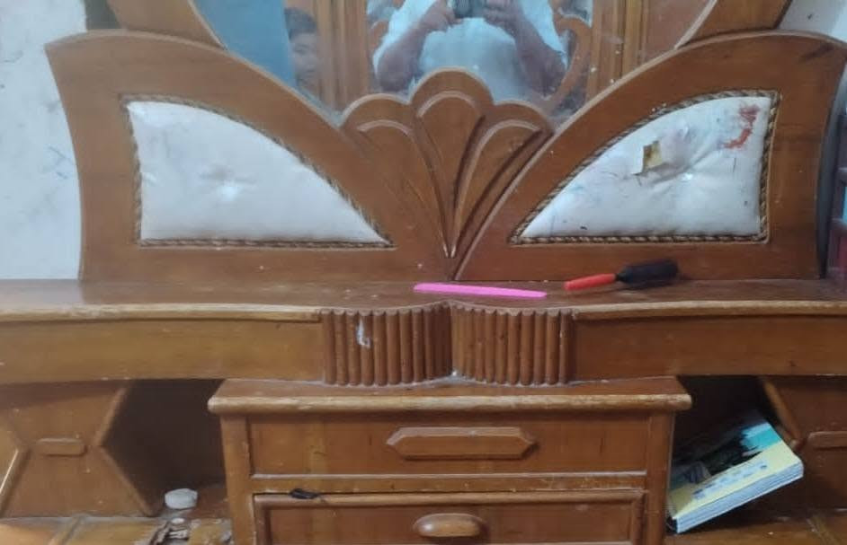 غرفة اخشاب عراقي صاج تسكام
٤ قطع
كنتور قاطين ست بيبان
سرير مع ملحقه
مرايه
 زاويه
مستعمله غرفه احله من الصور لان تصوير مو واضح
نضافة نسبة أكثر من ٧٥ بالميه
تحتاج تصليحات بسيطه ينزل من سعرها النهائي

للتواصل على السعر الرقم
 ***********
غير متواجد على الفيس
