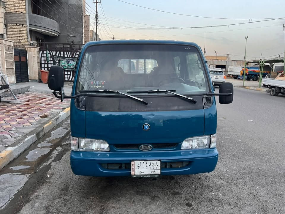 السلام عليكم للبيع كيا دبل قماره مديل 2000. رقم بغداد الماني تحويل مباشر. مكفوله من ضربه وكص.  ملاحضات صبغ بدوس.      محرك. 3000 مفتوح بلاد جديد.  كير اكسن حداده رقم شاصي اصلي. سياره جاهزه تخم تاير.  دواخل جديده محجر. غلاف.       كله جديد مكاني بغداد.      
هـ.  ***********.  اتصل وتدلل.
