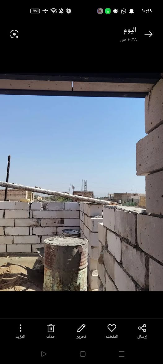بيت زراعي طابقين  ناقصه بس سيراميك وبياض للبيع 100متر شارع لايمام علي يبعد عن شارع رئيسي مال ناصريه خمسين متر 
البيت يتكون من غرفه وصاله ومطبخ ودوانيه ومنور وصحيات داخليه وخارجيه طابق ثاني يتكون من غرفتين غرفه كامله وغرفه بعدهي عوزه كم ساف وعكاده لطابق ثاني  وطابق ل اول كونكريت سعر 45 اتصال ع رقم ***********
