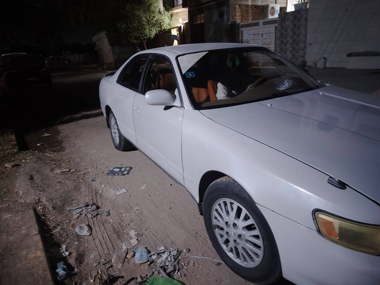 يشيزر موديل 2000 كفاله عامه سياره كلشي شغال بيها حتى التبريد مكانها بالشطره السعر 48 وبها مجال للشراي يتصل *********** اني مكلف بالنشر.
