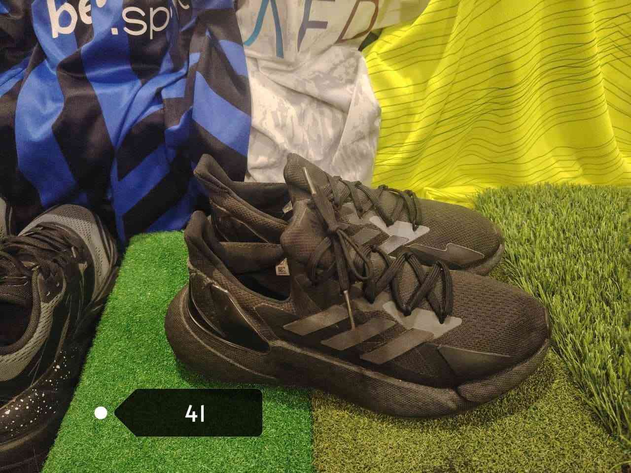 رقم الهاتف ***********
رقم الوتساب ***********
اكو توصيل كافة المحافظات ⚽❤️

نص مكتوب في الصور:
- قياس 44
- قياس 44 و 43 و 41
- قياس45
- قياس 40
- قياس 38
- 41
- 40