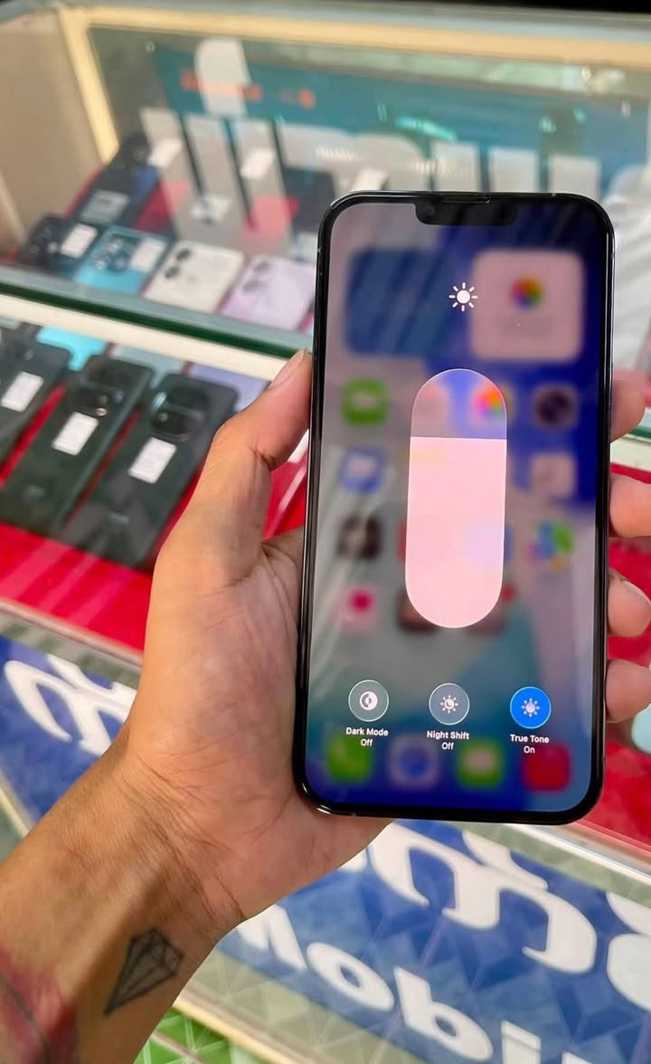 ‏سلام عليكم iPhone  13 ￼ ‏Pro ماكس للبيع سعر 750 بمجال نظيف أي عيب ما في بطارية 85 بلادية ما مفتوح ضمان ثلاث أيام كرتون شاحنة موجود كله بلادي ذاكرة 256 رقمي ***********
