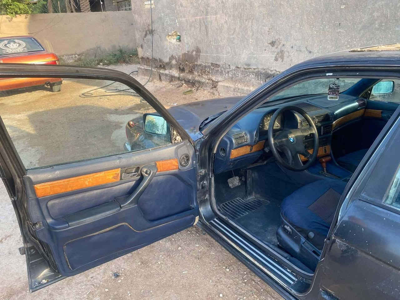 بلاش 735
30  ورقة مشروع وطني 
كلشي مابيها سيارة جاهزة من كلشي 
كربلاء ***********
1991 سنوية لل2028
مكلف عن النشر
