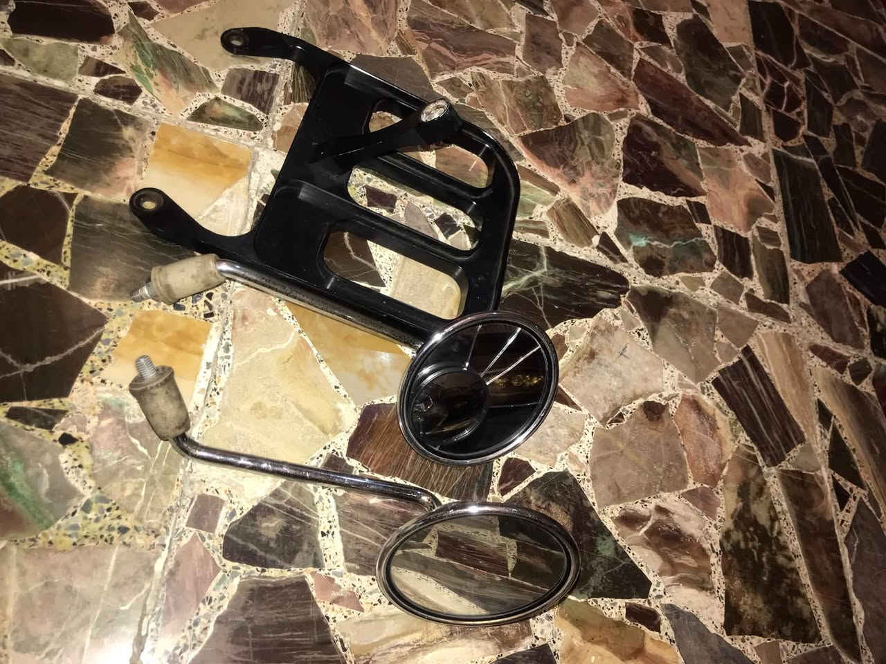 بوليس • اصلي • حاويه