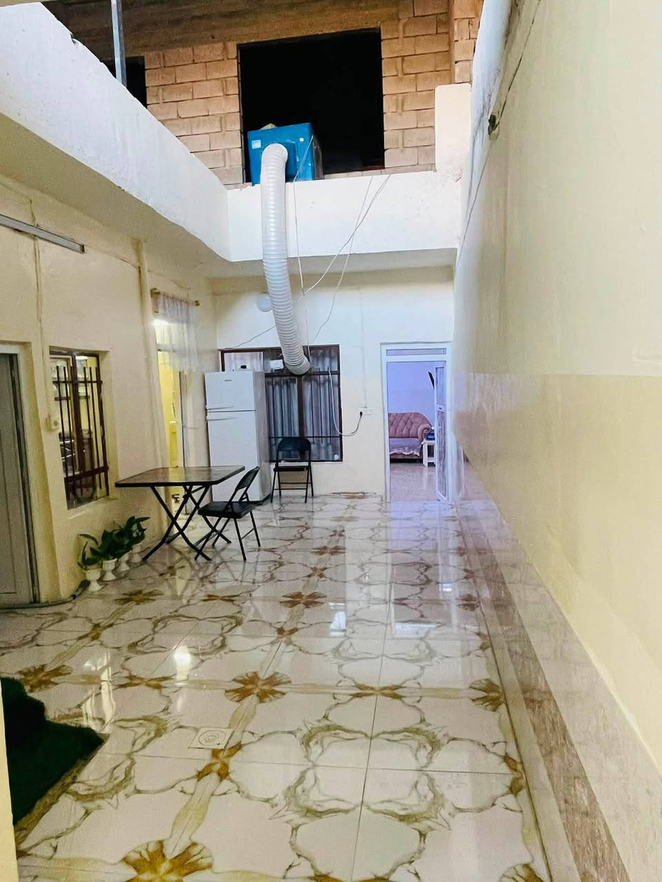 دار 🏠 للبيع موصل حي الزنجيلي قرب معمل الببسي 
المساحة:130 متر طابق ونص سند طابو 
٣غرف نوم وصحيات ومطبخ ومخزن مواد غذائية 
السعر والاستفسار خاص او عالرقم
للتواصل:***********
