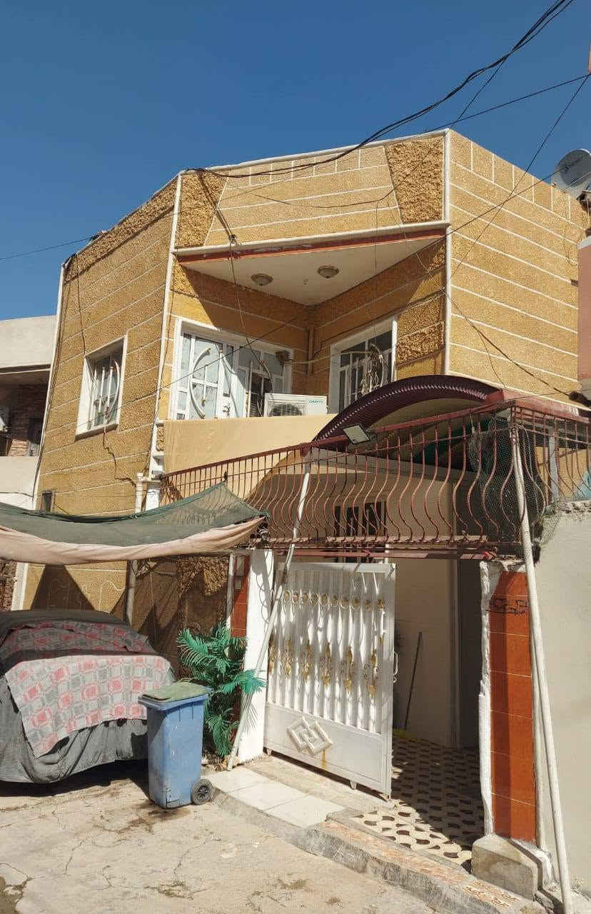 للبيع ...للبيع بيت طابقين  مساحة 100 مربعه 10*10 طابو زراعي سند 25 قريب على سوق بعقوبة  بعقوبة المركز /منطقة السوامرة الاتصال على الرقم *********** او واتساب
