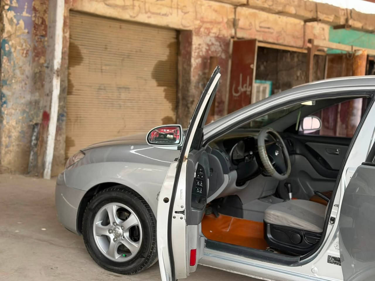 سلام عليكم للبيع الانتراء موديل 2007 سياره خير من الله جديده مال بيت محرك 1600  اكشن عالي المرغوب ع وضع الشركه سياره بيه مكانت صبغ سياره ع وضع الشركه لا تبديل لا اي شي رقم إنبار انكليزي مدور ثاني ويوم السعر 77 وبيه مجال لشراي مكاني بابل مشروع المسيب رقمي ***********علمن السيارت احله من الصوره
