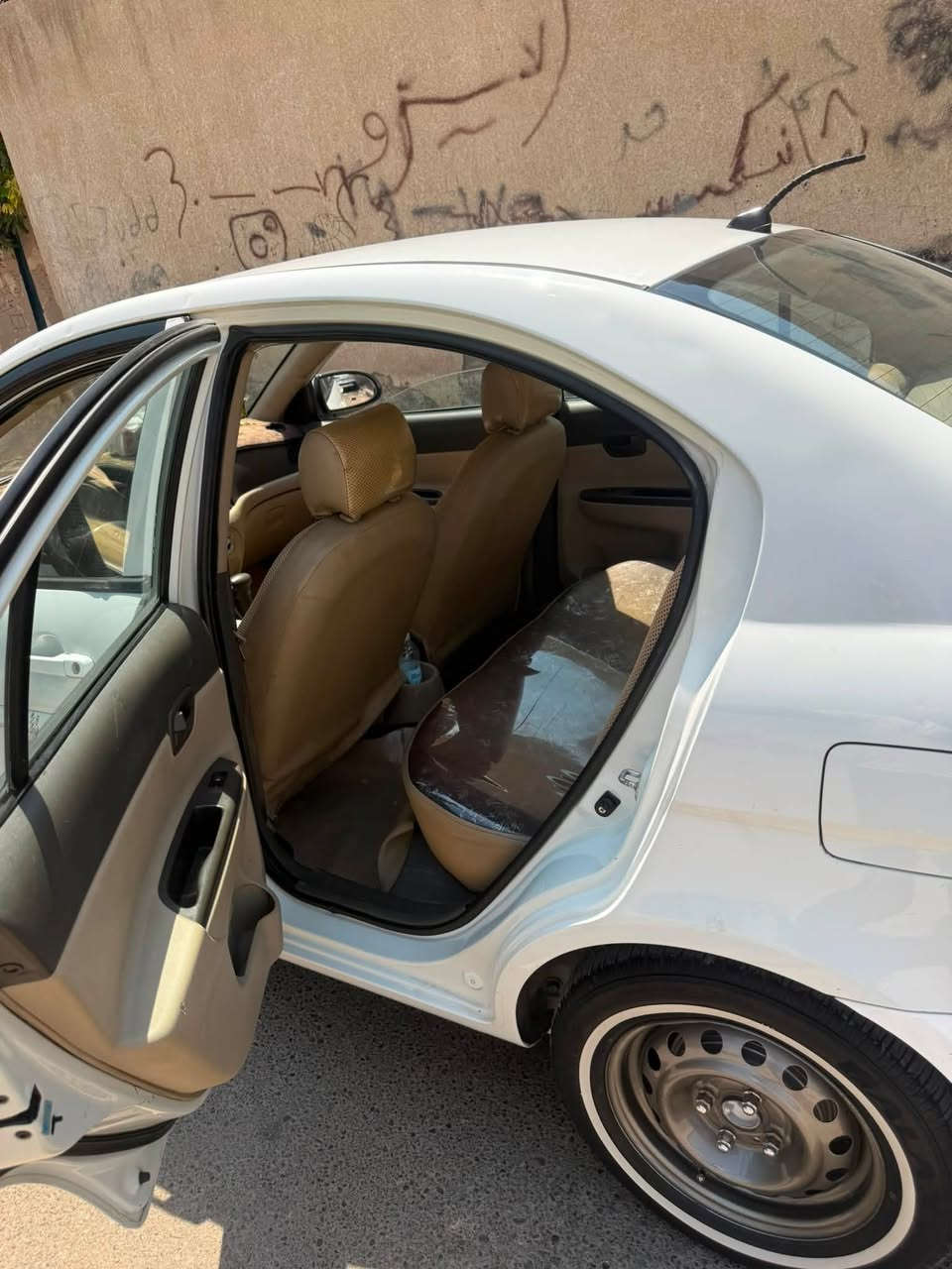 السلا عليكم للبيع اكسنت ٢٠١٠ بأسمي رقم الدولي الجديد سياره جاهزة من كلشي بيهة طخات بسيطه فقط بدون ضربه صبغ فقط بخشم البنيد وبل باب مال الصدر شويه مكاني بغداد الزعفرانيه السعر ٨٩ وبيهة مجال بسيط
***********
