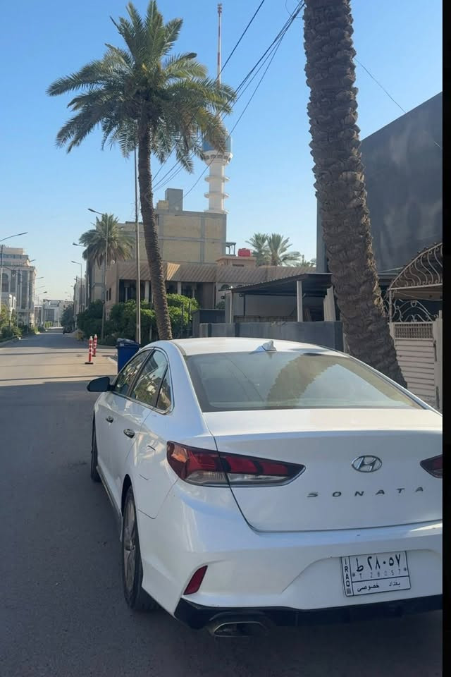 سوناتا مديل 2019 لون ابيض بغداد خصوصي بأسمي تحويل ثاني يوم محركها 2400gdi
السياره بصمه
كشنات جلد تدفئه
فتحه السقف
بيه شفتات 
سياره لمتت واحد على واحد 
سياره بيه قطعتين فقط 
جاملخ + بنيد 
شاشه كاربلي 
دبل صالنه 
كشنات كهرباء 
لايت مالته زنون ابيض 

مكاني بغداد المنصور 

سعره 115$ وبيه مجال 

رقمي ***********
