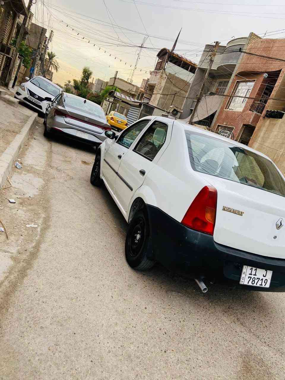 رينو موديل 2009 محرك ممتاز كير ممتاز حداديه جيده سياره تخم تاير جديد رقم بغداد الجديد باسمي تبريد ثلج تدفئه شغاله السياره باور ستيرين السعر 36 بيها مجال الاستفسار على هذا الرقم *********** محمد العنوان بغداد الشعب
