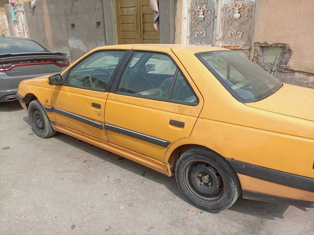 سلام عليكم بيجو ٤٠٥ موديل ٢٠١٢ للبيع سياره حلوه ونضيفه كهربائيات شغاله تبريد حماوه جوه الربع مكينه كير نضيفات سعر ١٥ وبيه مجال بسيط مكان سيار ميسان نهاوند ***********
