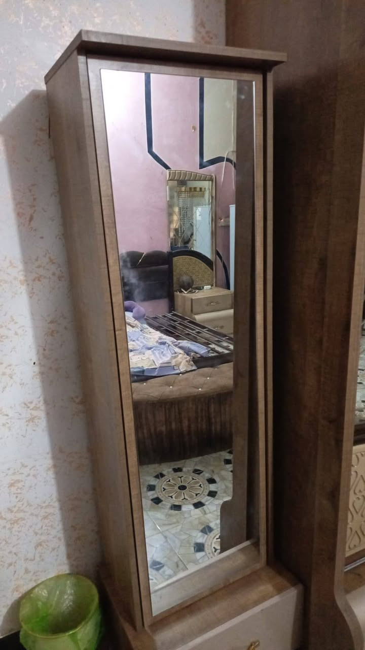 غرفه للبيع تركيه العنوان حي الجهاد الاساتذه  رقم ***********
