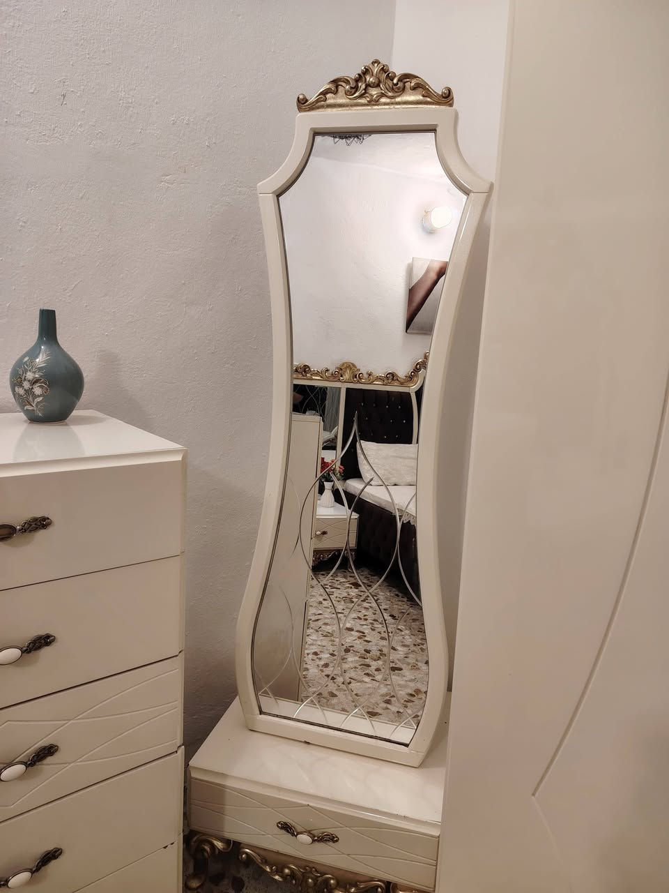 غرفه ماركه رومه تركيه اصلي نضيفه جدا بسعر مناسب ٨ قطع للإستفسار بغداد ***********
