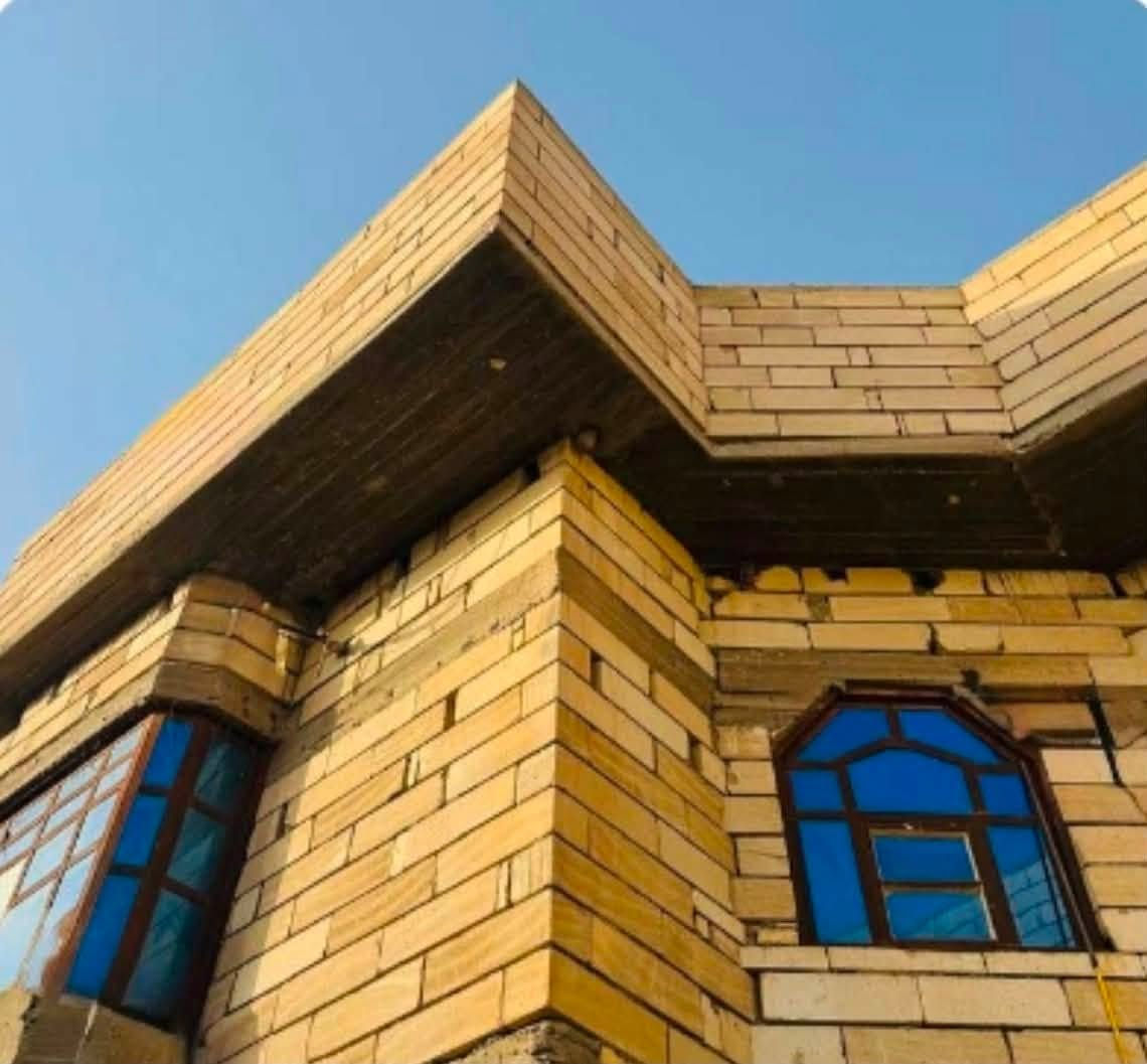 🏠 للبيع بيت سكني مساحة 200 متر

📍 الموقع: البصرة – حي الأصدقاء الرابعة، قرب التقاطع العسكري، مقابل مدرسة فضل الأهلية

🔹 طابق أرضي + طابق أول
🔹 6 غرف نوم
🔹 صالتين
🔹 ديوانية متوسطة
🔹 عدد 2 مناور
🔹 سطح شتايكر
🔹 محل مسوي مخزن
🔹 كهرباء ومي 24 ساعة
🔹 منطقة هادئة وناسها طيبة وكلهم أهل
🔹 طابو صرف

🏡 بيت مناسب للعائلة والسكن، والمنطقة هادئة ومرتبة.

*********** واتساب فقط
