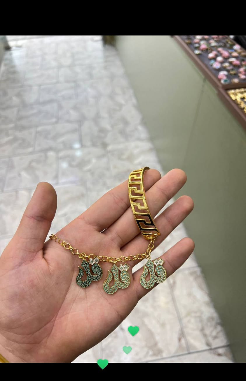 كل ما تحتاجينه للتألق في مكان واحد! 💎✨"
​أحدث العطور، أرقى الإكسسوارات، وأفضل منتجات العناية الآن بين يديك من بوتيكي   🛍️
​⚡ الكمية محدودة!
📲 سارعي بالحجز عبر رسائل الصفحة أو الاتصال على:
📞 *********** او ***********
🚗 توصيل سريع ومباشر لحد باب البيت!
