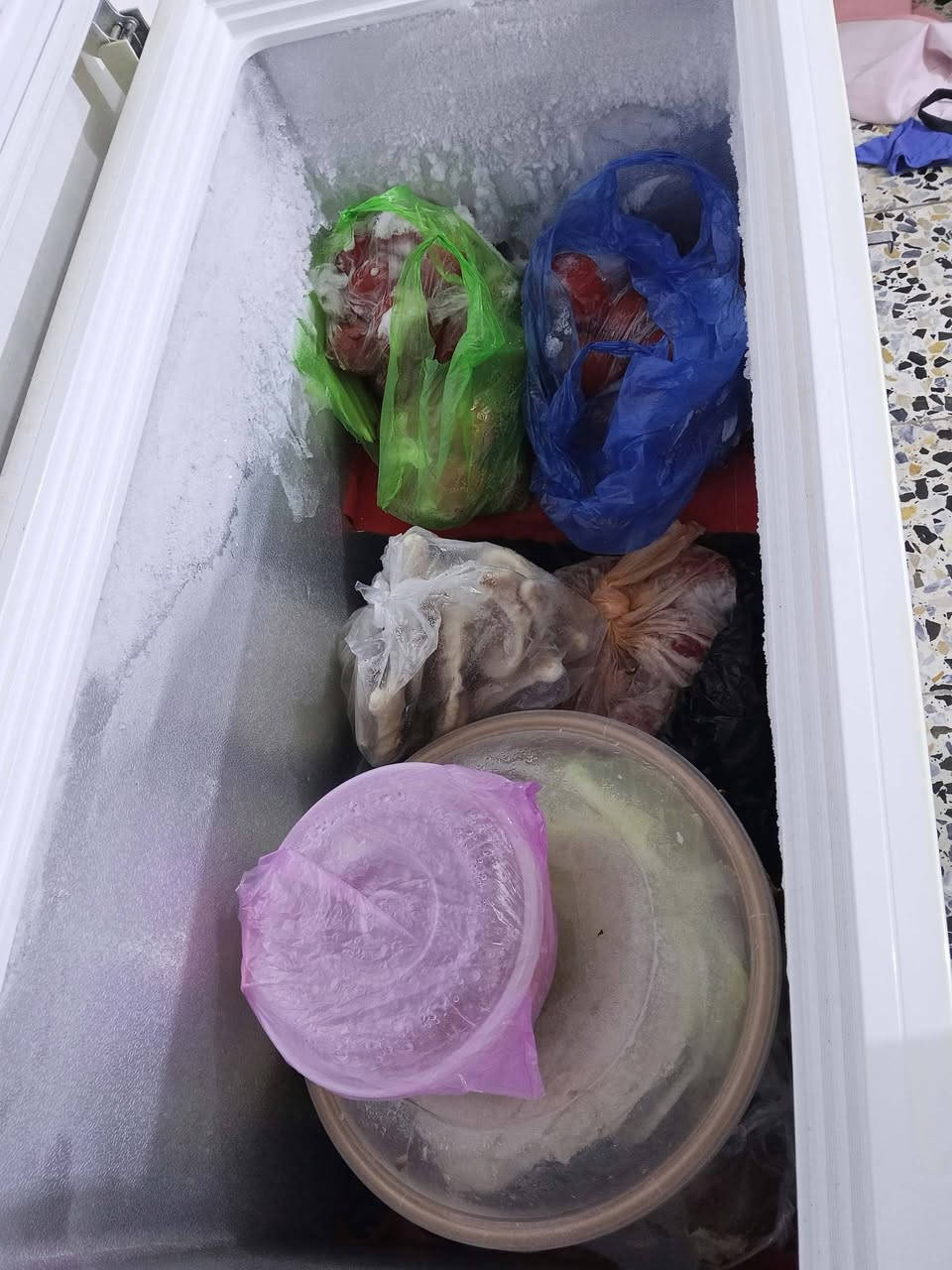 مجمده نضافه فول تجميد فول مداخله تصليح 

+مكينه خياطه صناعيه نوع (براذر ) 

تواصل ع الرقم***********
