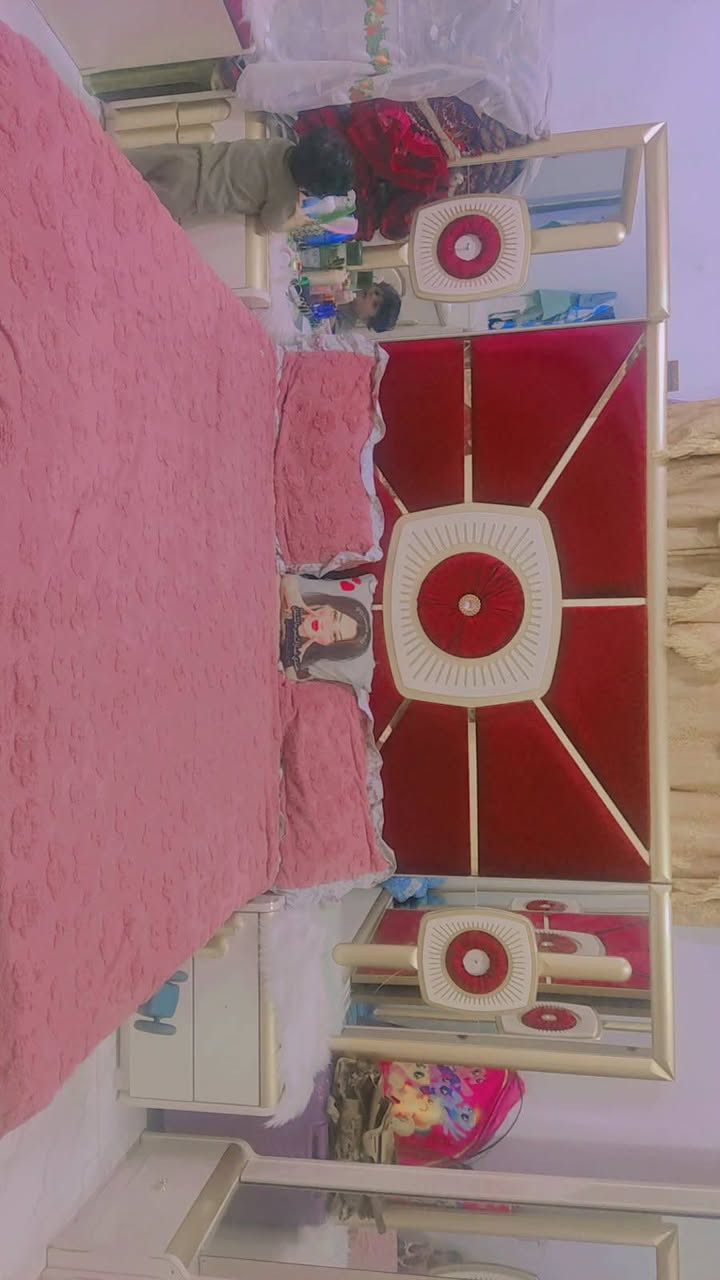 السلام عليكم غرفه نوم تركيه لبيع غرفه نضيفه وحلوه السعرخاص ***********
